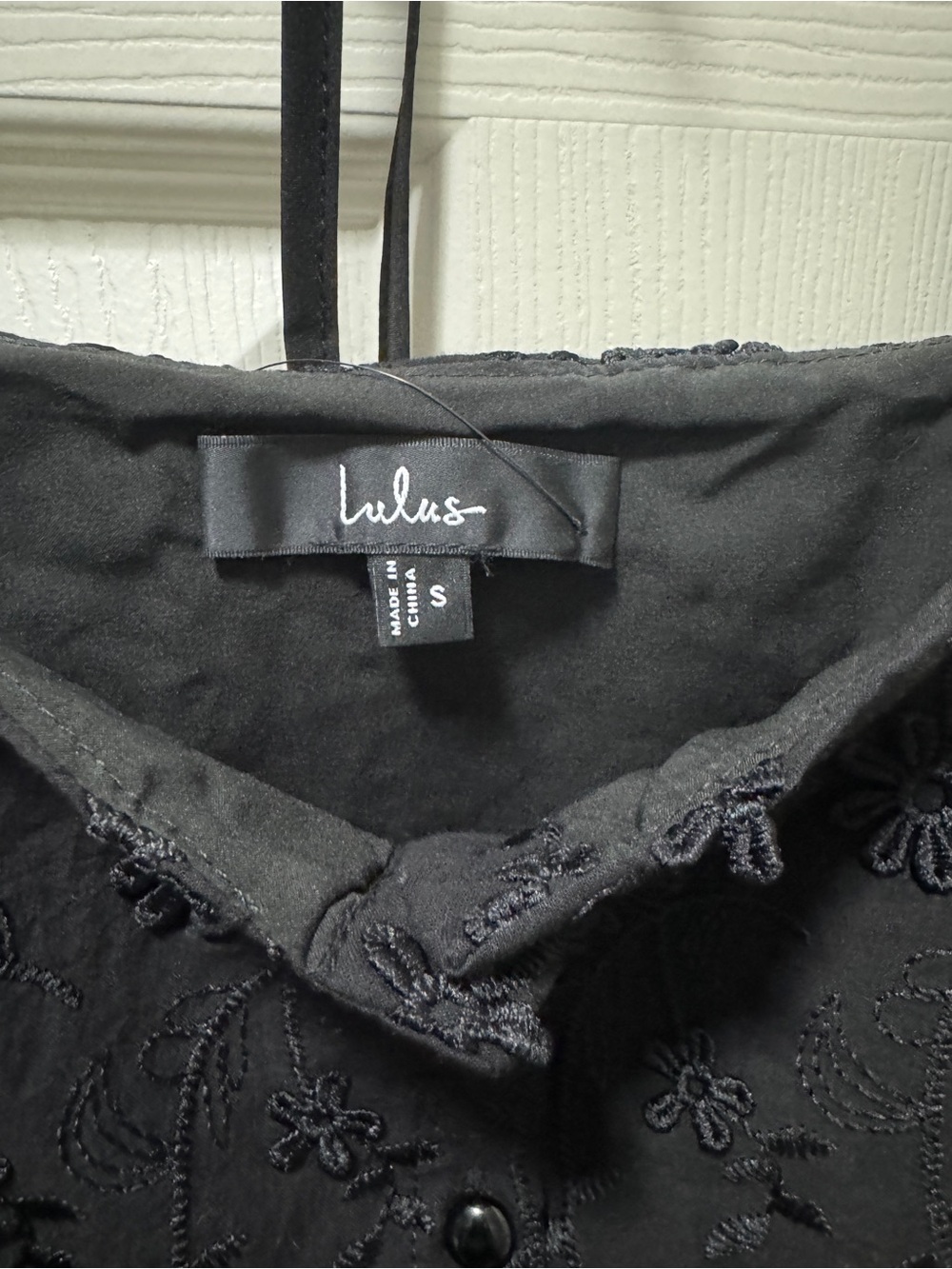 NWT Lulus Cutest Weekend Black 3D Floral Embroidered Tie-Back Tank Top Sz. S - Picture 4 of 7